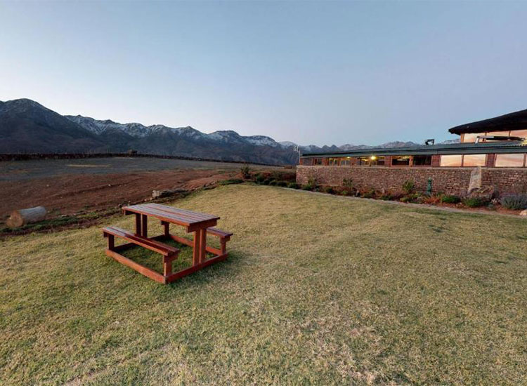 swartberg-pass-cottage-01
