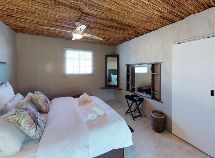 swartberg-pass-cottage-02