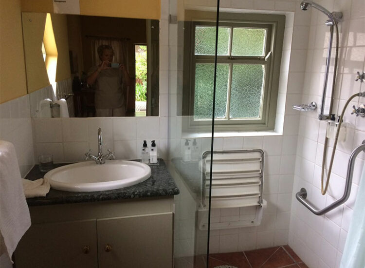 Wheelchair-friendly Bathroom Wheelchair-friendly Bathroom