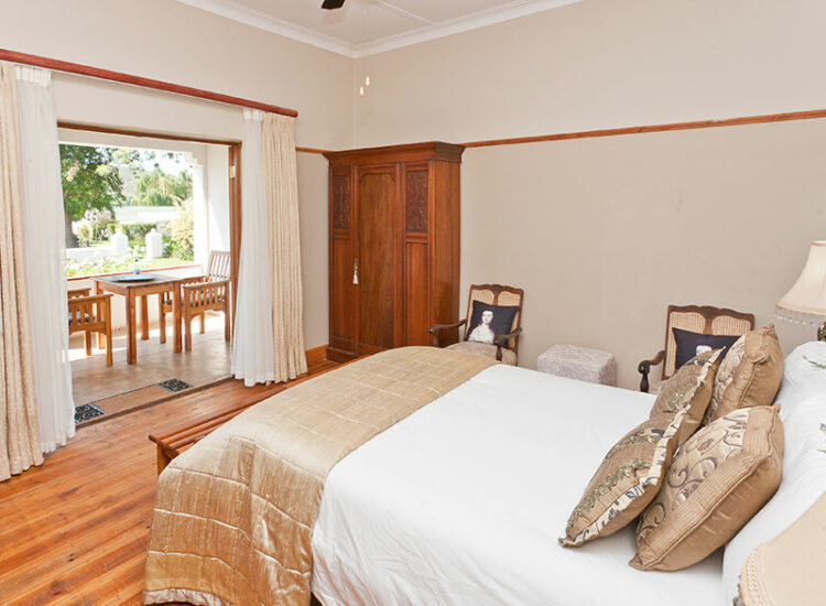Honeymoon Suite - Bedroom Honeymoon Suite - Bedroom