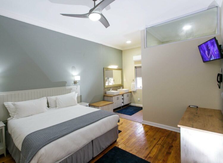 Queen's Hotel_Queen Self-catering